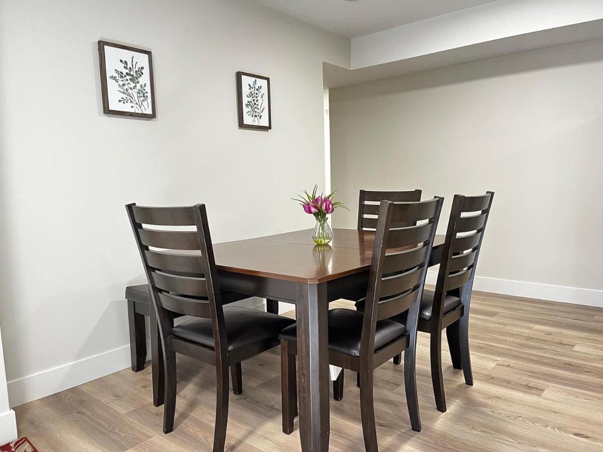 The Harmony Inn Spacious 2 Bdrms 2 Beds Basement Suite 素里 外观 照片