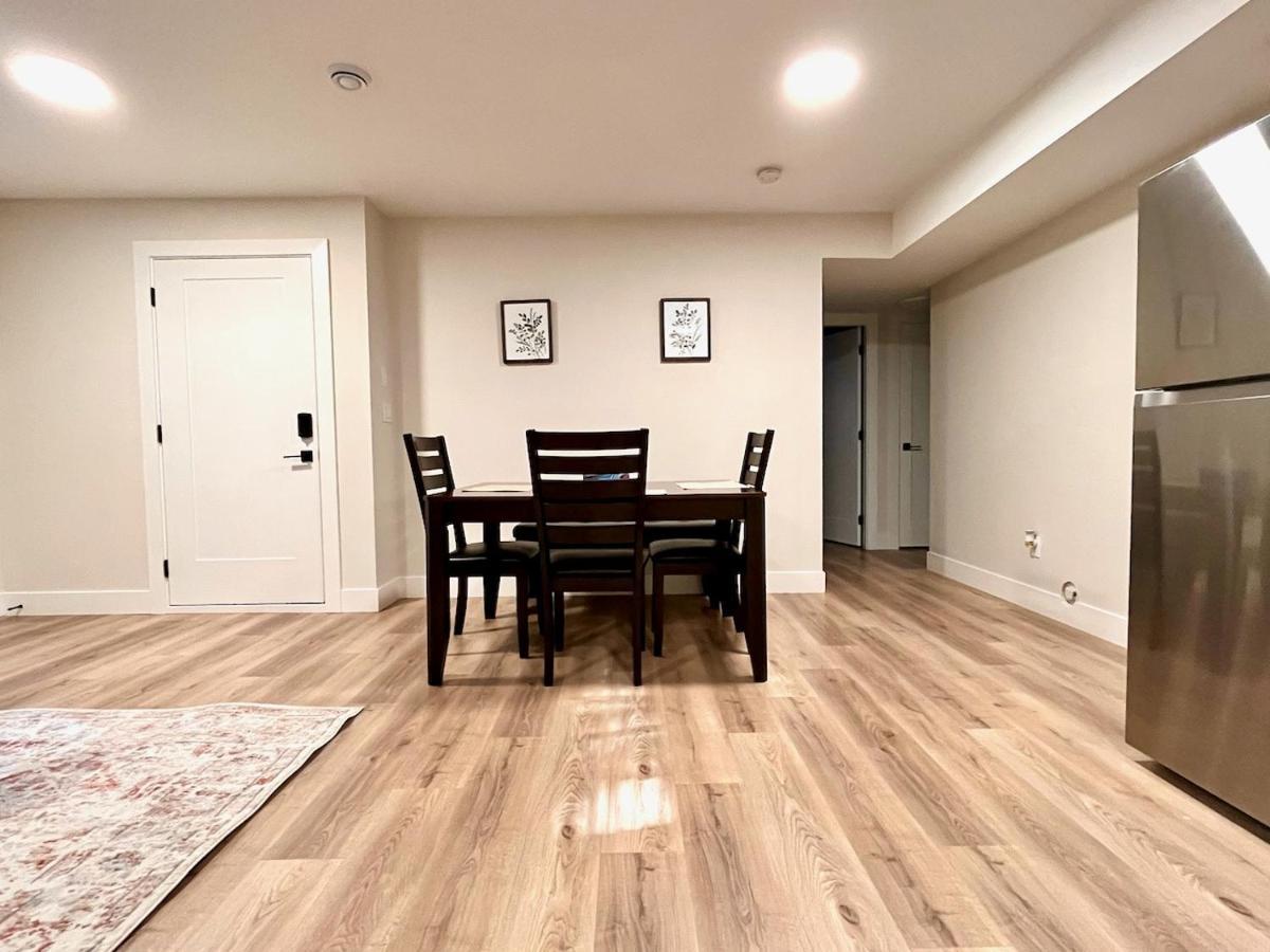 The Harmony Inn Spacious 2 Bdrms 2 Beds Basement Suite 素里 外观 照片