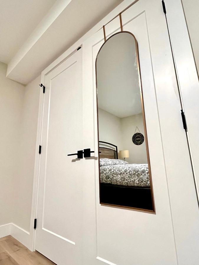 The Harmony Inn Spacious 2 Bdrms 2 Beds Basement Suite 素里 外观 照片